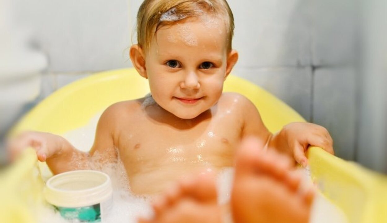 Las bañeras para bebés suelen durar hasta que los niños cumplen 18 meses de edad