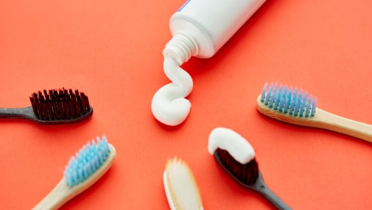 La pasta dentífrica también sirve para limpiar
