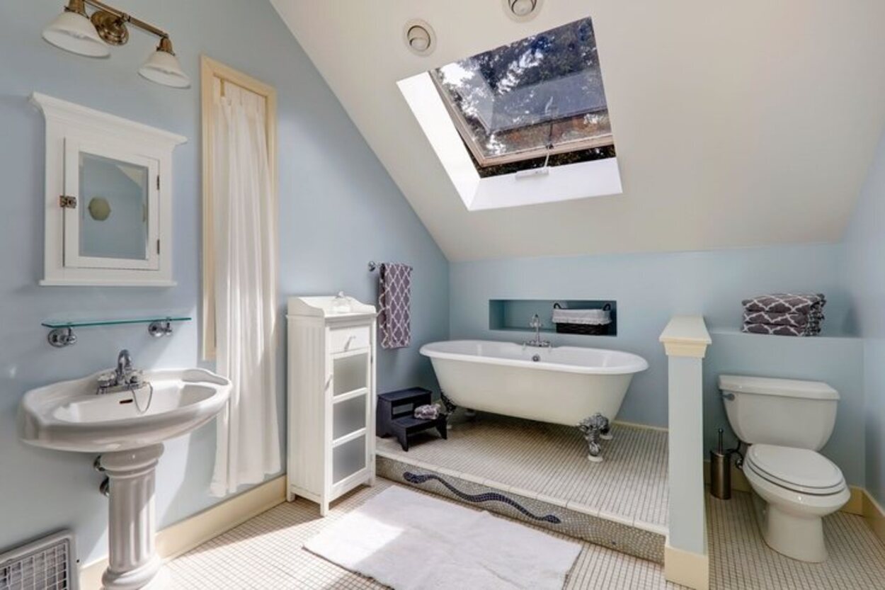 Utilizar el azul para las paredes en los baños es lo más común