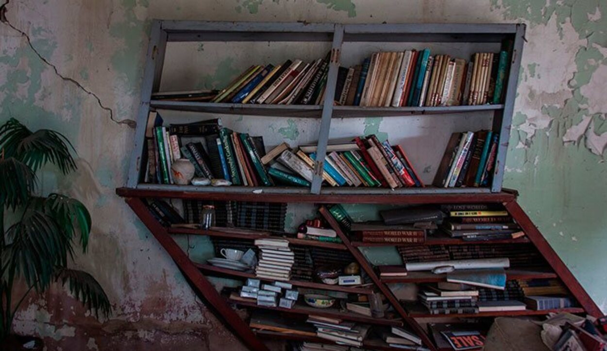 Los libros rotos y viejos pueden suponer un problema y hacer que nuestro rincón de lectura parezca desvencijado