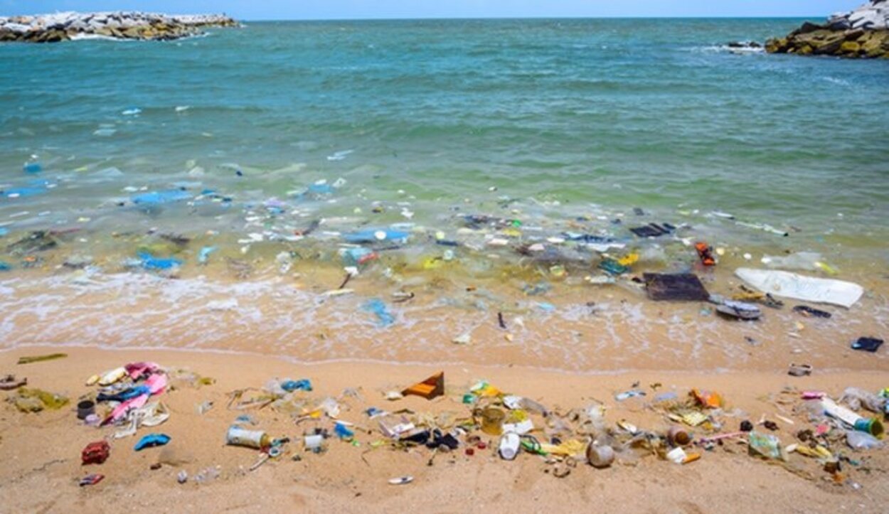 Se tiran al mar unos 200 kilos de plástico por segundo