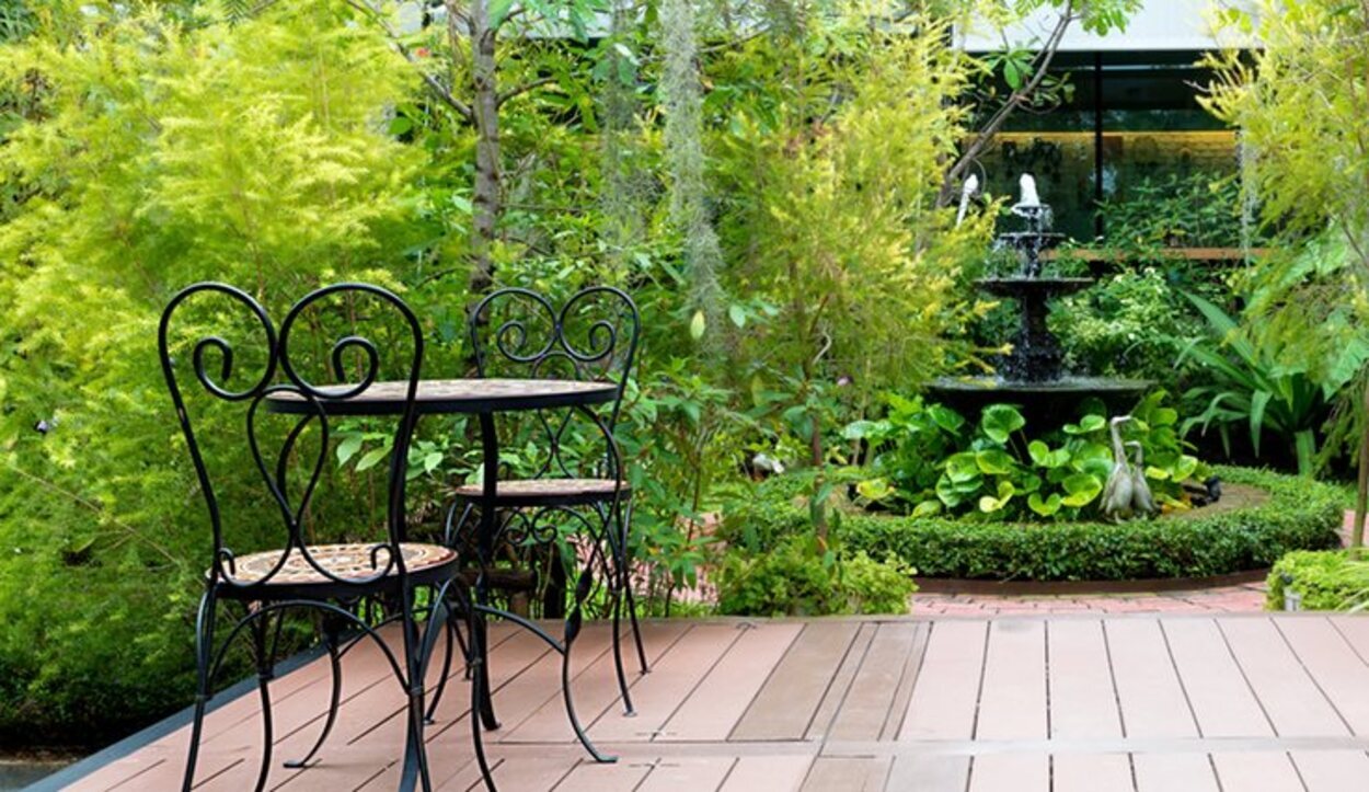 En tu jardín nunca puede faltar unos cuantos muebles para poder disfrutar de las maravillosas vistas