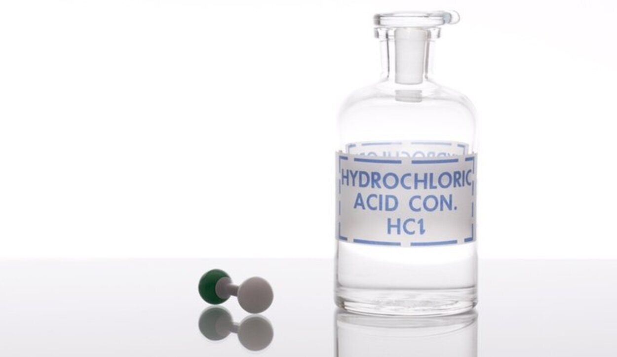 El ácido clorhídrico es uno de los métodos más invasivos para desatascar el fregadero