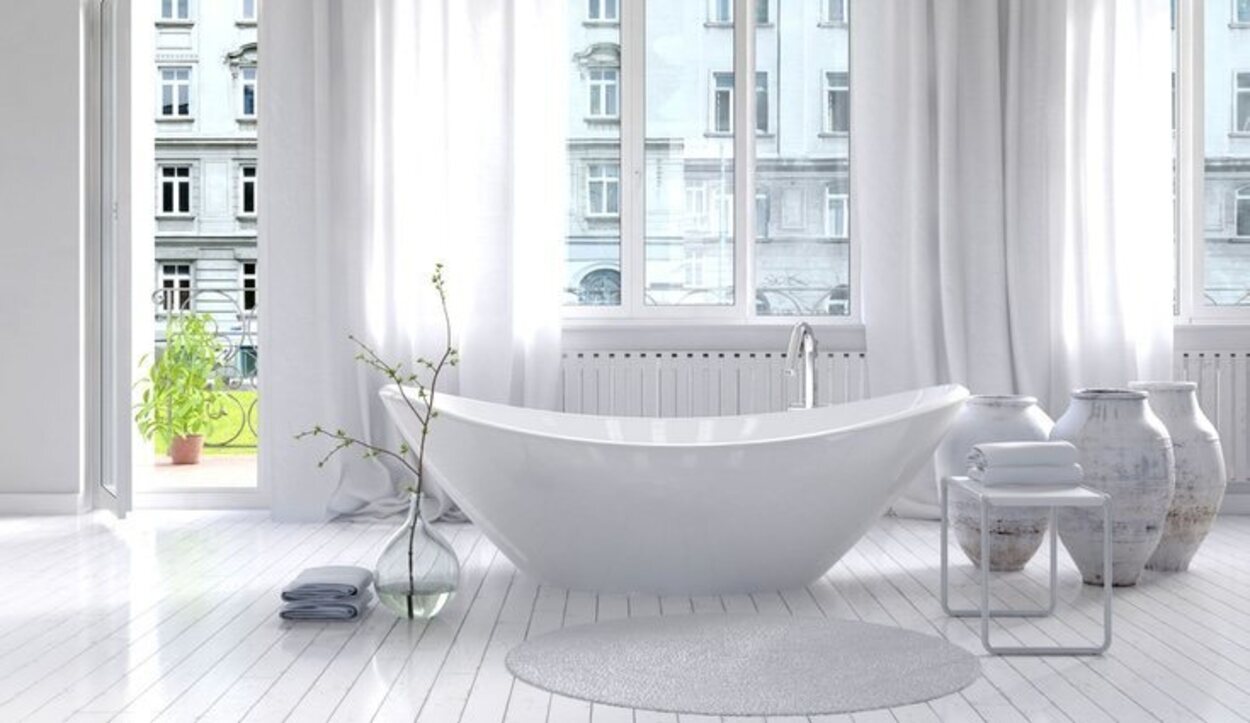 Las bañeras exentas son una alternativa a las tradicionales ya que no están empotradas