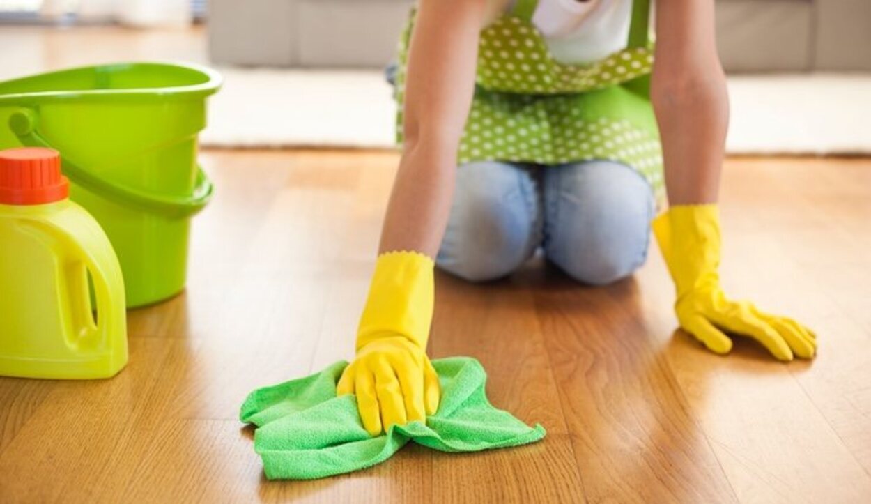 Antes de realizar cualquier instalación en la superficie se debe mantener el suelo limpio