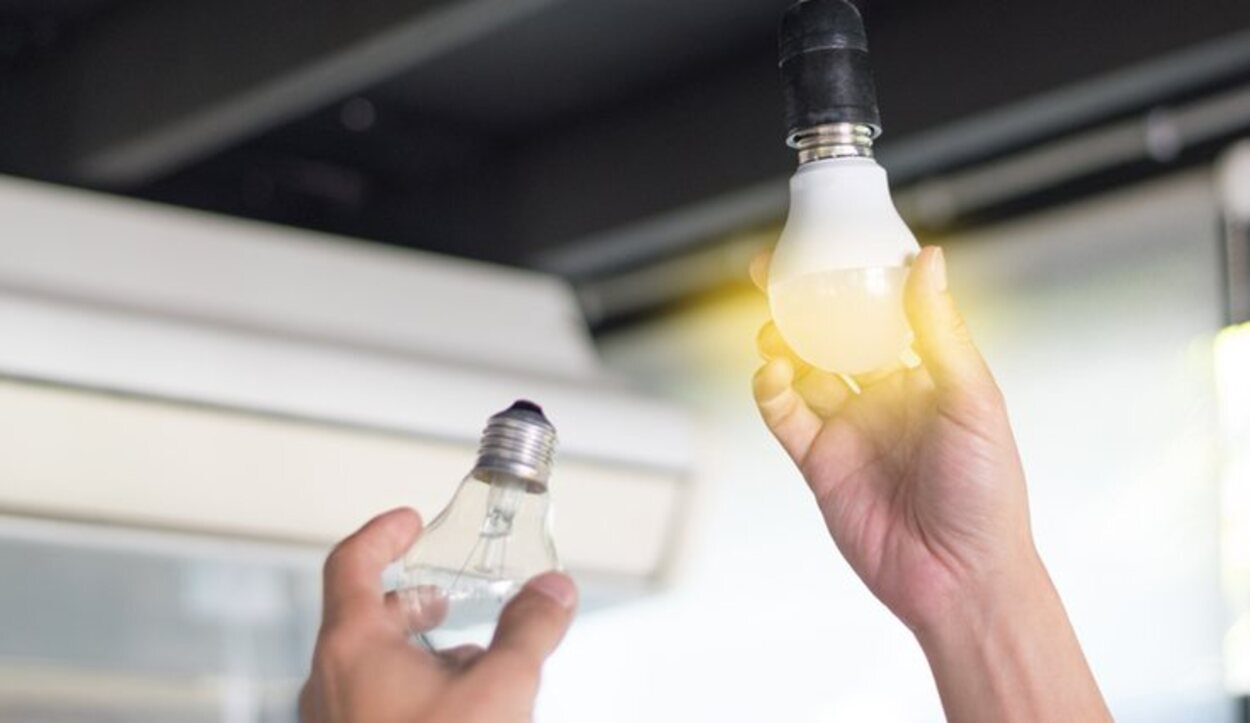 Cambia tus bombillas de casa si aún no las tienes de bajo consumo
