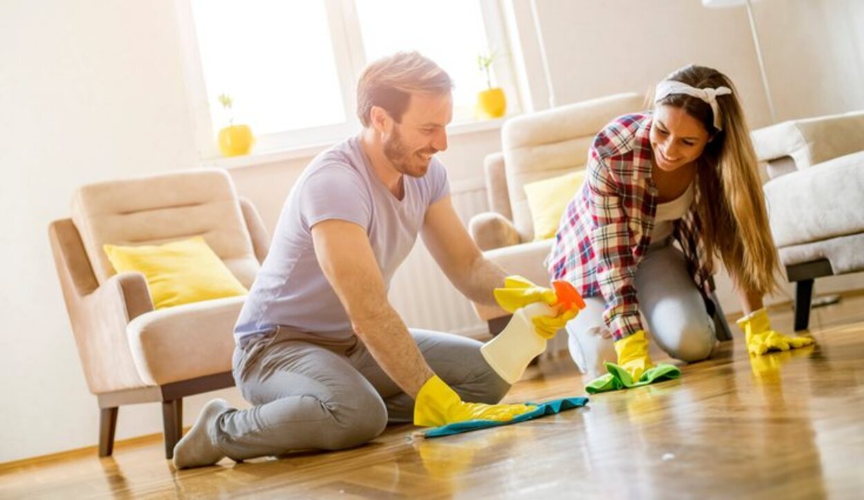 Repartirse las tareas del hogar es básico para la buena convivencia