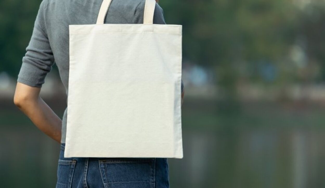 Puedes utilizar bolsas de tela en sustitución de las de plástico