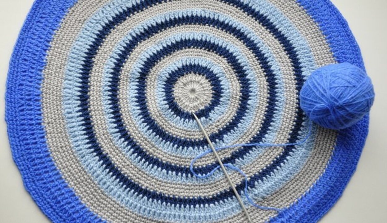 Puedes utilizar distintos tipos de puto para hacer tu alfombra de croché