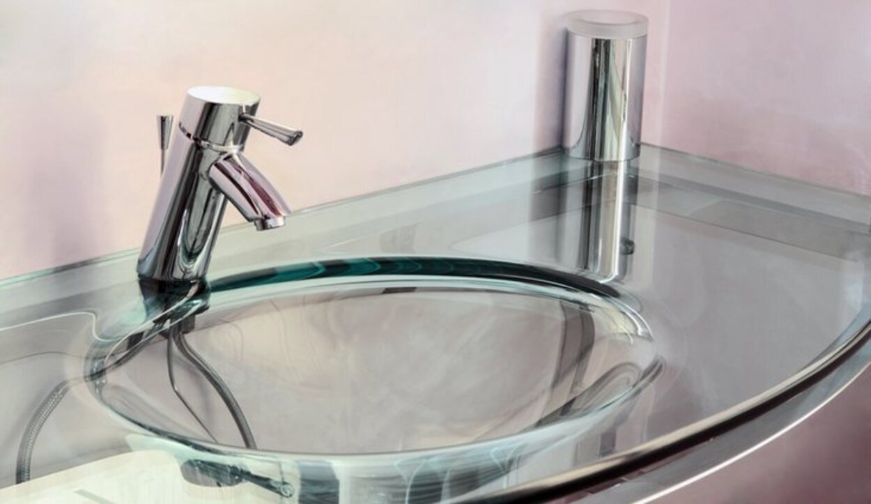 El fregadero de cristal es el más frecuente en baños