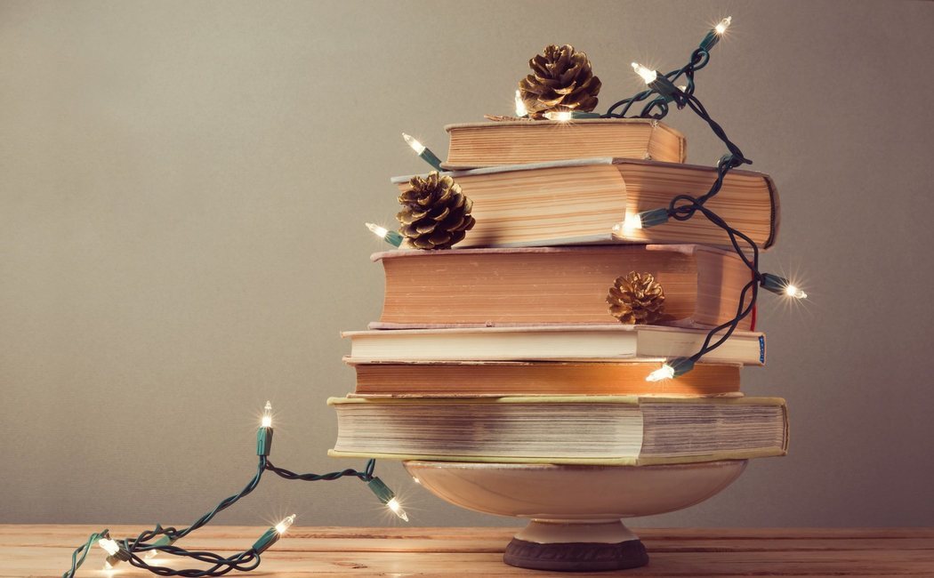 Cómo hacer un árbol de Navidad de libros