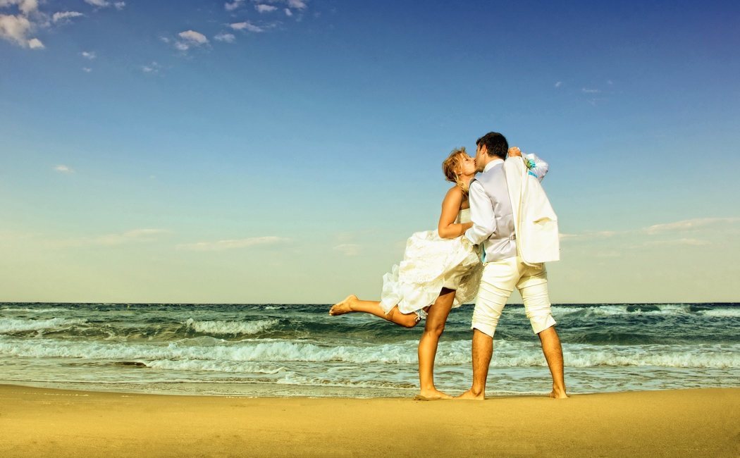 Cómo celebrar una boda temática en la playa - Bekia Hogar