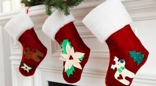 Cómo decorar en Navidad la chimenea con calcetines